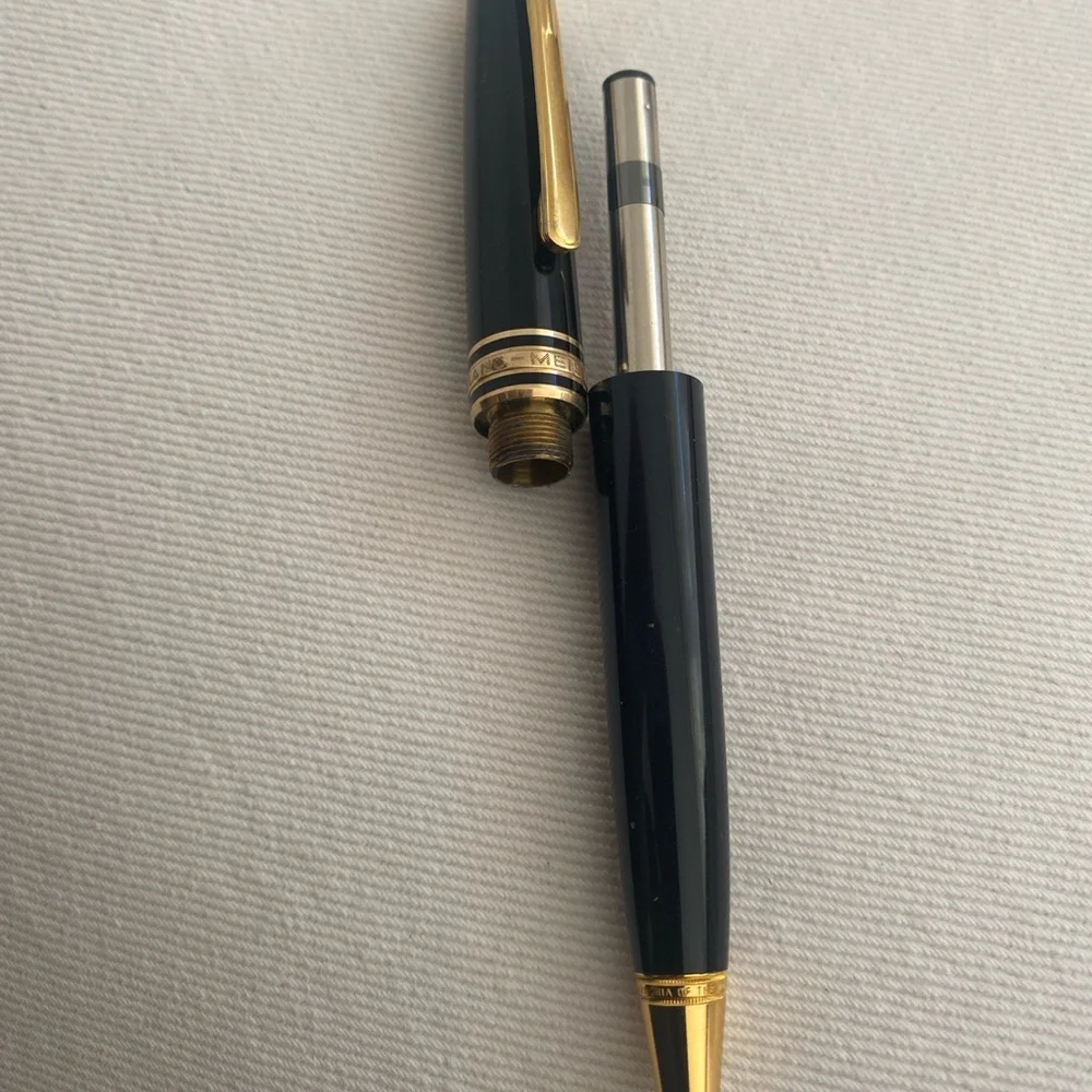 Luxury Black and Gold Pen